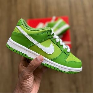 nike dunk low size 4y